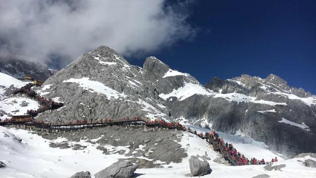 不知道去哪里玩，不如到云南玉龙雪山？