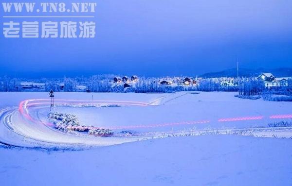 秀山 · 川河盖

渝东南唯一兼具草场、花海特色的高山生态景观区。景区内“45道拐”相当雄奇险秀，据说每一道拐都是180度的大转弯，惊险刺激，被称为“中国最美天路”。被冰雪覆盖后，立即转变另外一种景象，吸引超多摄影爱好者前往拍摄大片。