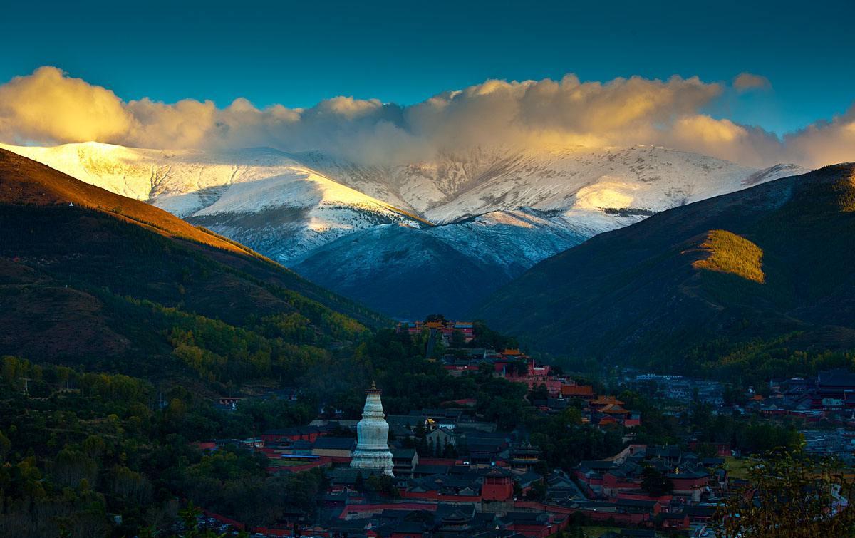 爬山看山不如来咱五台山